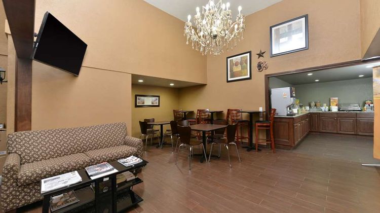 Quality Inn Gonzales Lobby