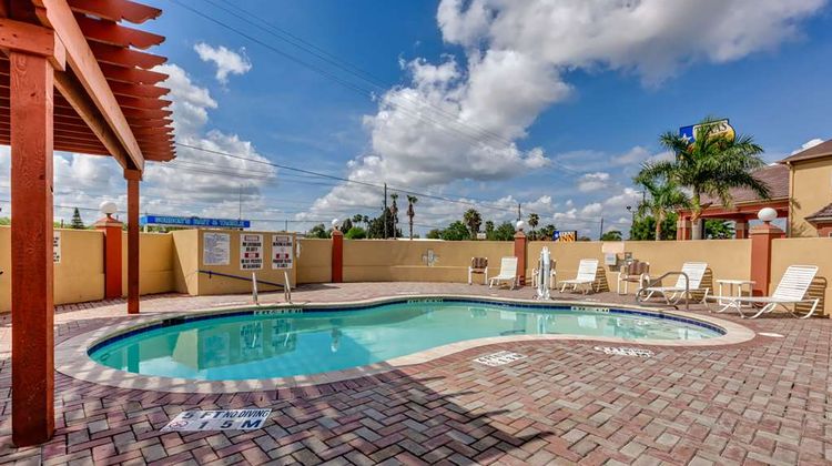 Quality Inn Brownsville Pool