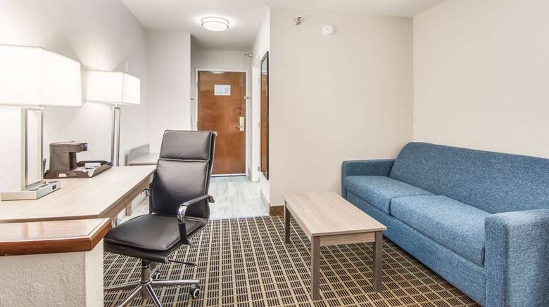 <b>Clarion Inn South Boston-Danville East Suite</b>. Images powered by <a href="https://iceportal.shijigroup.com/" title="IcePortal" target="_blank">IcePortal</a>.