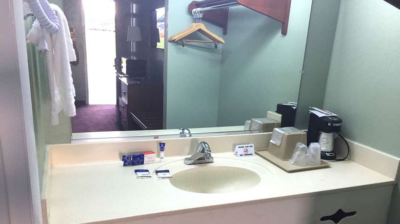 <b>Americas Best Value Inn TN3080 Room</b>. Images powered by <a href="https://iceportal.shijigroup.com/" title="IcePortal" target="_blank">IcePortal</a>.