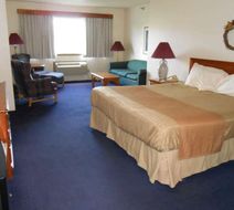 Days Inn & Suites Williamsburg North Room