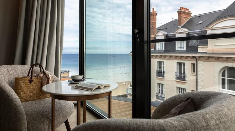 <b>Hotel Oceania Saint-Malo Room</b>. Images powered by <a href="https://iceportal.shijigroup.com/" title="IcePortal" target="_blank">IcePortal</a>.