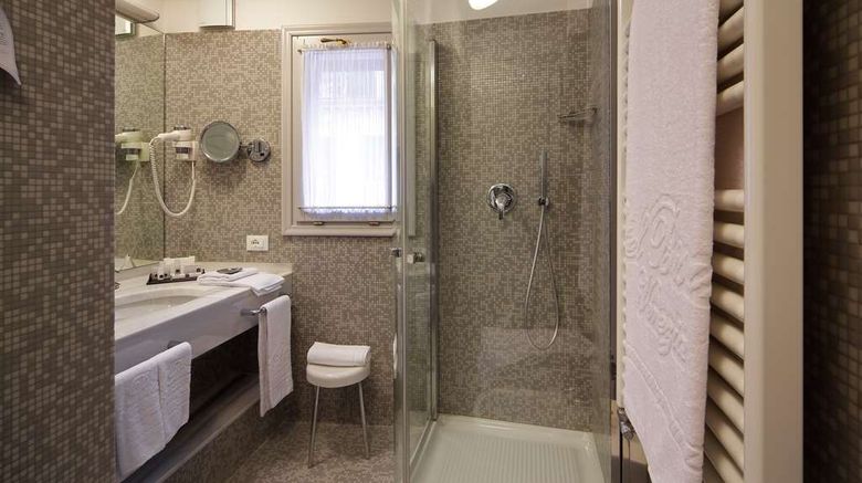<b>Hotel Bisanzio Suite</b>. Images powered by <a href="https://iceportal.shijigroup.com/" title="IcePortal" target="_blank">IcePortal</a>.