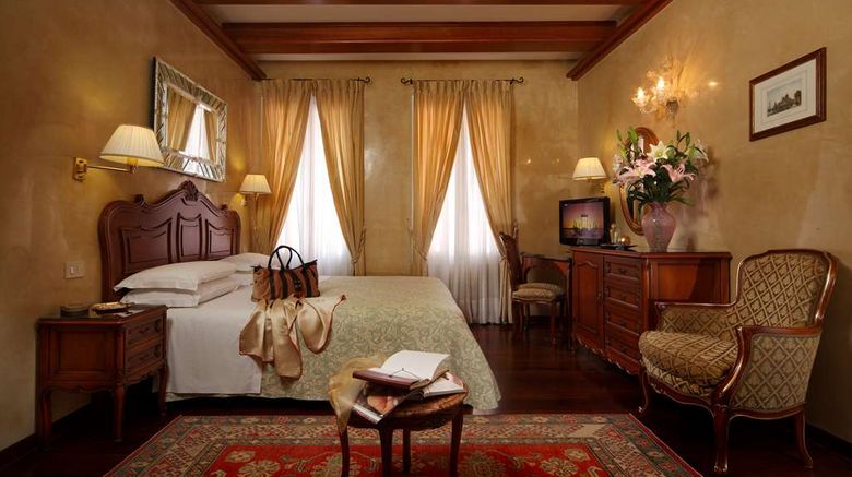 <b>Hotel Bisanzio Room</b>. Images powered by <a href="https://iceportal.shijigroup.com/" title="IcePortal" target="_blank">IcePortal</a>.