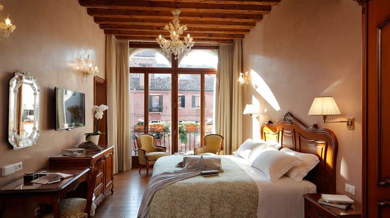 <b>Hotel Bisanzio Suite</b>. Images powered by <a href="https://iceportal.shijigroup.com/" title="IcePortal" target="_blank">IcePortal</a>.