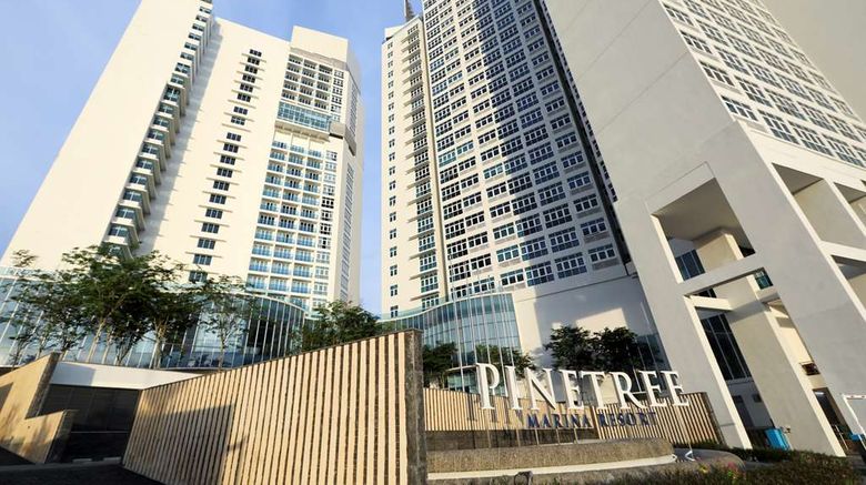 <b>Pinetree Marina Resort Exterior</b>. Images powered by <a href="https://iceportal.shijigroup.com/" title="IcePortal" target="_blank">IcePortal</a>.