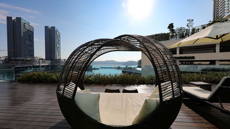 <b>Pinetree Marina Resort Pool</b>. Images powered by <a href="https://iceportal.shijigroup.com/" title="IcePortal" target="_blank">IcePortal</a>.