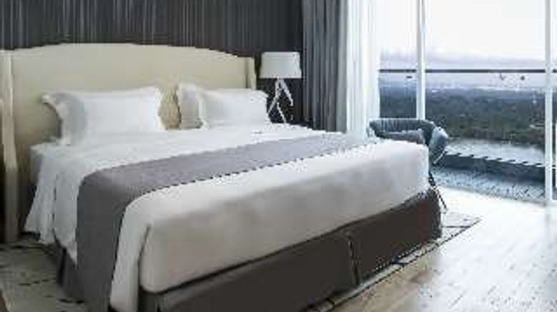 <b>Pinetree Marina Resort Suite</b>. Images powered by <a href="https://iceportal.shijigroup.com/" title="IcePortal" target="_blank">IcePortal</a>.