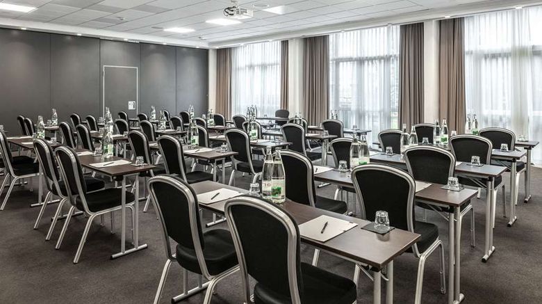 <b>pentahotel Paris, CDG Airport Meeting</b>. Images powered by <a href="https://iceportal.shijigroup.com/" title="IcePortal" target="_blank">IcePortal</a>.