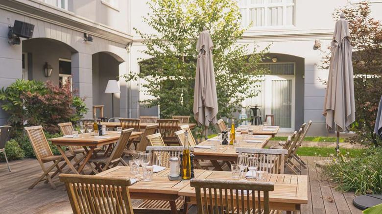 <b>pentahotel Paris, CDG Airport Exterior</b>. Images powered by <a href="https://iceportal.shijigroup.com/" title="IcePortal" target="_blank">IcePortal</a>.