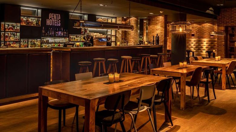 <b>pentahotel Rostock Restaurant</b>. Images powered by <a href="https://iceportal.shijigroup.com/" title="IcePortal" target="_blank">IcePortal</a>.