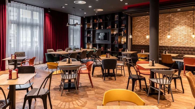 <b>pentahotel Rostock Restaurant</b>. Images powered by <a href="https://iceportal.shijigroup.com/" title="IcePortal" target="_blank">IcePortal</a>.