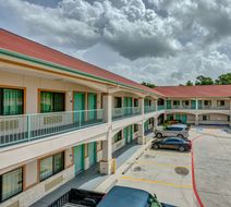 Americas Best Value Inn/Suites IAH Arpt Exterior