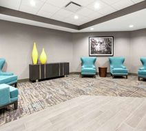 Hampton Inn & Suites Downtown-South Lobby
