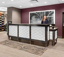 Hampton Inn & Suites Downtown-South Lobby