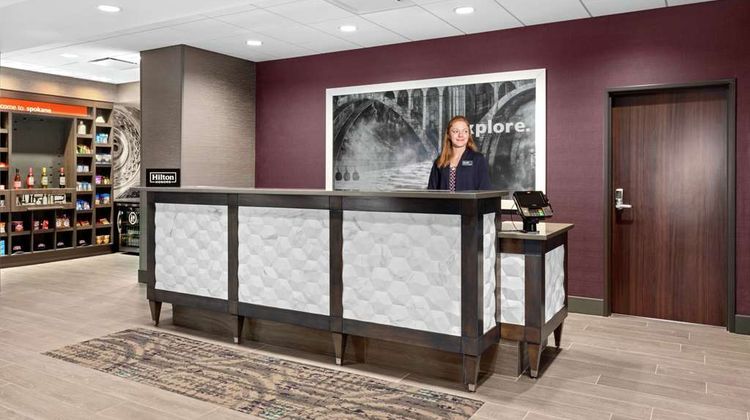 Hampton Inn & Suites Downtown-South Lobby