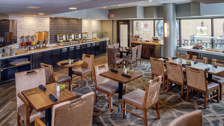 <b>DoubleTree by Hilton Appleton Restaurant</b>. Images powered by <a href="https://iceportal.shijigroup.com/" title="IcePortal" target="_blank">IcePortal</a>.