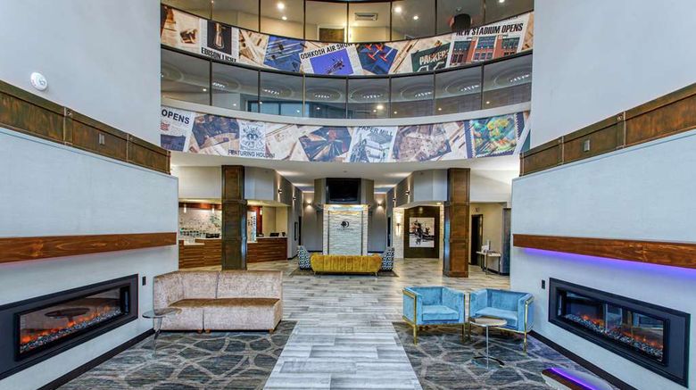 <b>DoubleTree by Hilton Appleton Lobby</b>. Images powered by <a href="https://iceportal.shijigroup.com/" title="IcePortal" target="_blank">IcePortal</a>.
