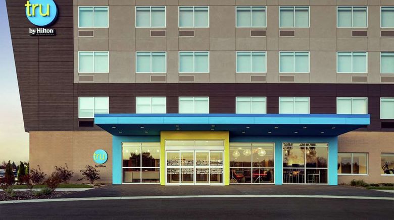 <b>Tru by Hilton Milwaukee Brookfield Exterior</b>. Images powered by <a href="https://iceportal.shijigroup.com/" title="IcePortal" target="_blank">IcePortal</a>.
