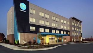 Tru by Hilton Milwaukee Brookfield
