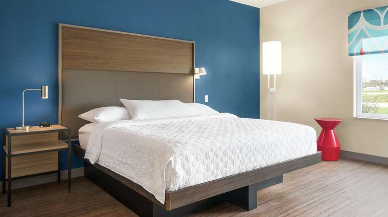 <b>Tru by Hilton Milwaukee Brookfield Room</b>. Images powered by <a href="https://iceportal.shijigroup.com/" title="IcePortal" target="_blank">IcePortal</a>.