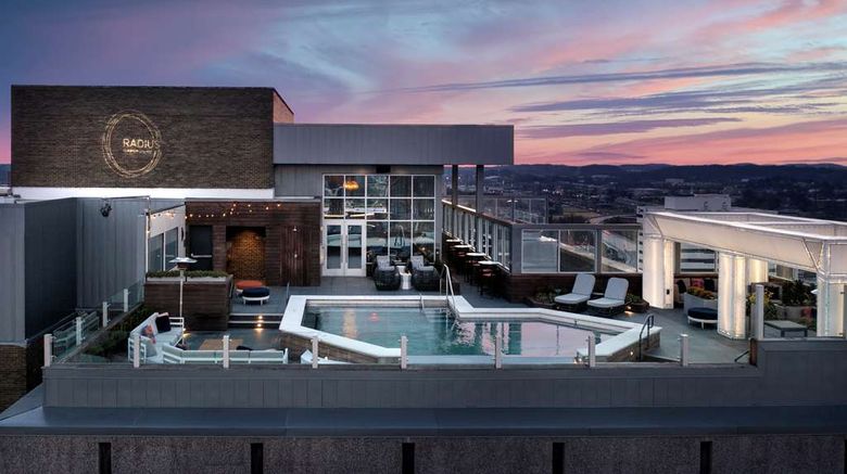 <b>Embassy Suites Knoxville Downtown Pool</b>. Images powered by <a href="https://iceportal.shijigroup.com/" title="IcePortal" target="_blank">IcePortal</a>.