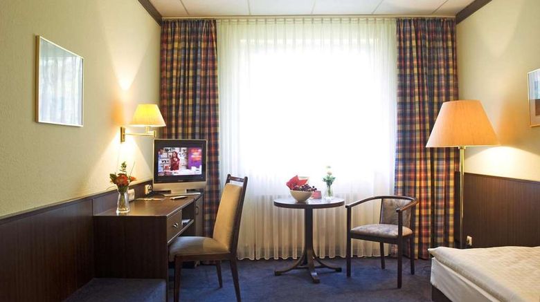 <b>Waldhotel Schaeferberg Room</b>. Images powered by <a href="https://iceportal.shijigroup.com/" title="IcePortal" target="_blank">IcePortal</a>.
