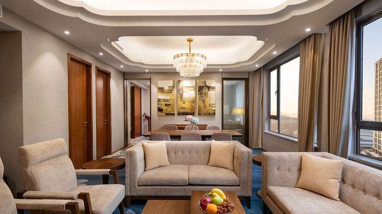 Ramada Encore Wyndham Wuhan Caidian Suite