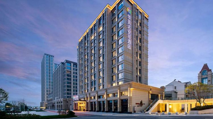 Ramada Encore Wyndham Wuhan Caidian Exterior
