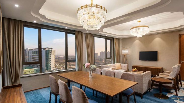 Ramada Encore Wyndham Wuhan Caidian Suite