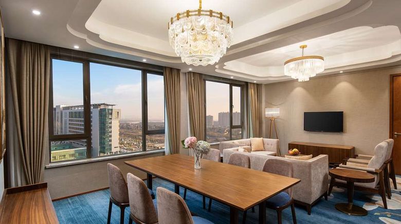 <b>Ramada Encore Wyndham Wuhan Caidian Suite</b>. Images powered by <a href="https://iceportal.shijigroup.com/" title="IcePortal" target="_blank">IcePortal</a>.