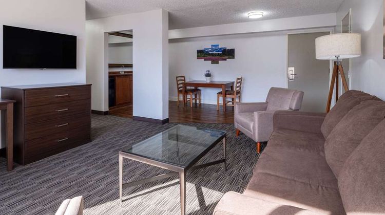 Ramada by Wyndham Juneau Suite