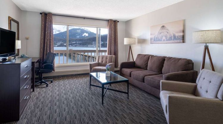 Ramada by Wyndham Juneau Suite
