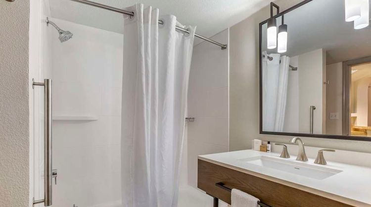 Windmill Suites Surprise Room