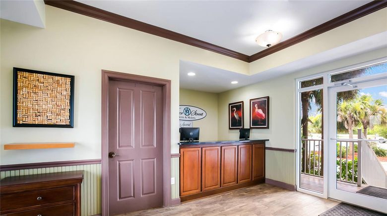 <b>Water Street Hotel & Marina, Ascend Coll Lobby</b>. Images powered by <a href="https://iceportal.shijigroup.com/" title="IcePortal" target="_blank">IcePortal</a>.