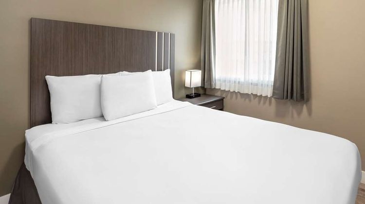 Econo Lodge Prince George Room