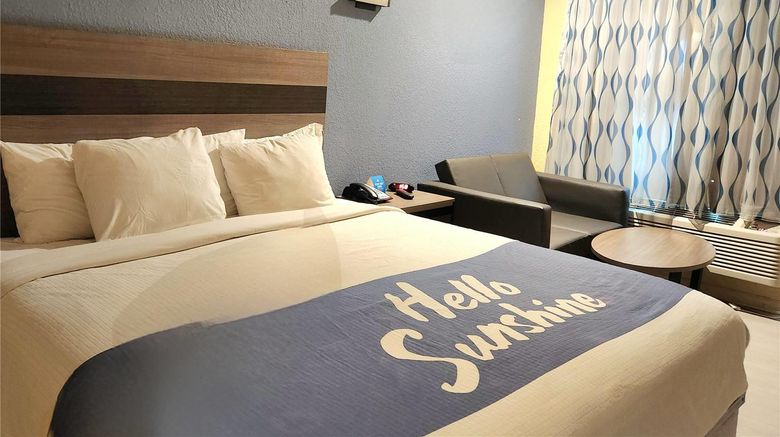 <b>Days Inn by Wyndham Freeport Room</b>. Images powered by <a href="https://iceportal.shijigroup.com/" title="IcePortal" target="_blank">IcePortal</a>.