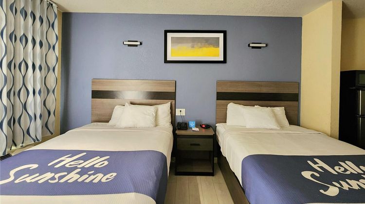 Days Inn by Wyndham Freeport Room