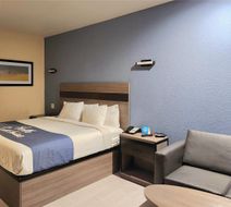 Days Inn by Wyndham Freeport Room