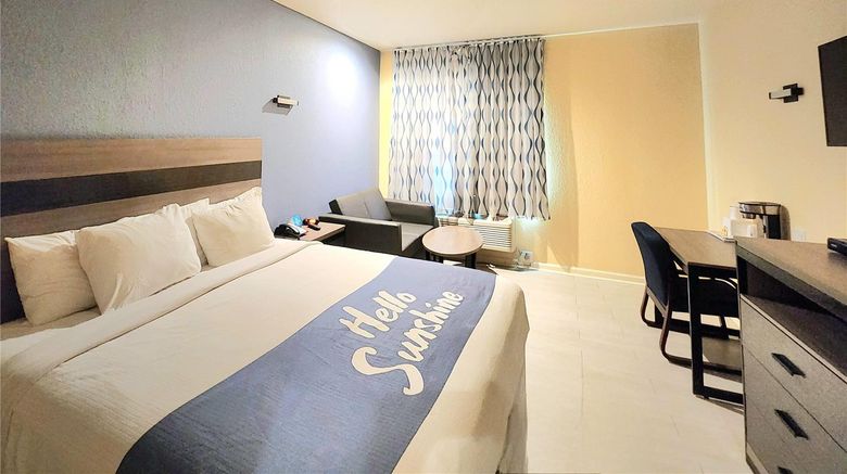 <b>Days Inn by Wyndham Freeport Room</b>. Images powered by <a href="https://iceportal.shijigroup.com/" title="IcePortal" target="_blank">IcePortal</a>.