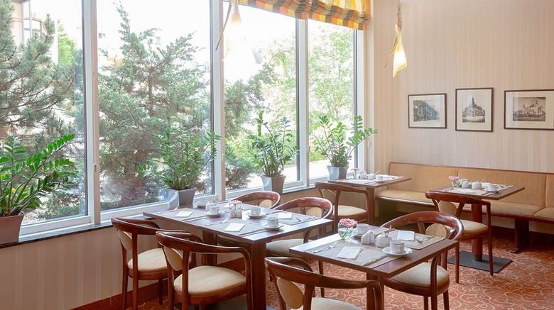 <b>Dorint Hotel Leipzig Restaurant</b>. Images powered by <a href="https://iceportal.shijigroup.com/" title="IcePortal" target="_blank">IcePortal</a>.