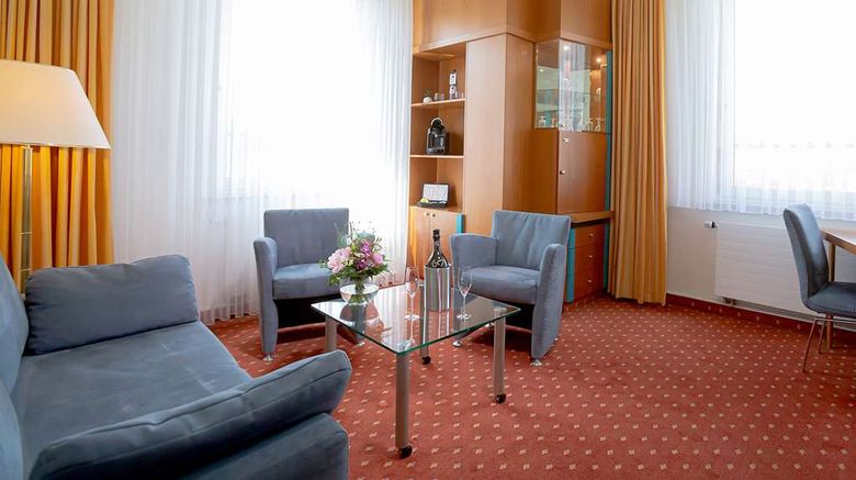 <b>Dorint Hotel Leipzig Suite</b>. Images powered by <a href="https://iceportal.shijigroup.com/" title="IcePortal" target="_blank">IcePortal</a>.