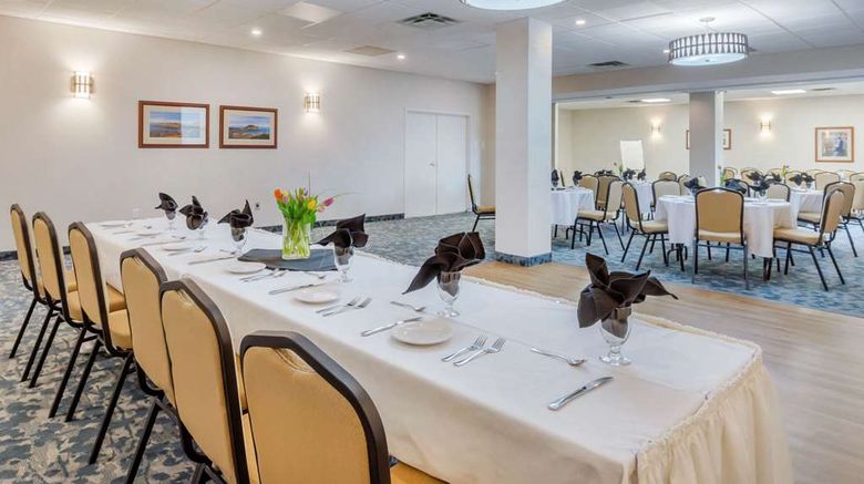 <b>Quality Hotel Clarenville Meeting</b>. Images powered by <a href="https://iceportal.shijigroup.com/" title="IcePortal" target="_blank">IcePortal</a>.