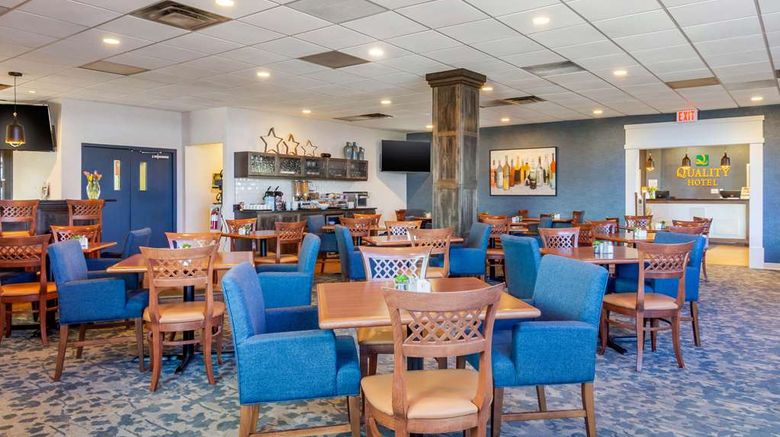 <b>Quality Hotel Clarenville Restaurant</b>. Images powered by <a href="https://iceportal.shijigroup.com/" title="IcePortal" target="_blank">IcePortal</a>.
