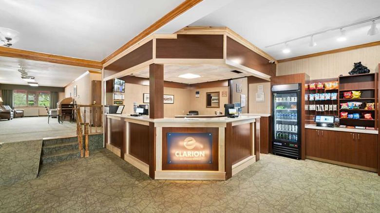 <b>Clarion Hotel & Suites Fairbanks Lobby</b>. Images powered by <a href="https://iceportal.shijigroup.com/" title="IcePortal" target="_blank">IcePortal</a>.