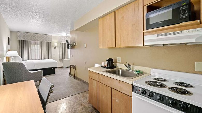<b>Clarion Hotel & Suites Fairbanks Room</b>. Images powered by <a href="https://iceportal.shijigroup.com/" title="IcePortal" target="_blank">IcePortal</a>.