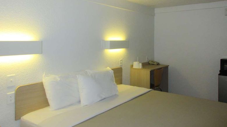 <b>Rodeway Inn Washington Room</b>. Images powered by <a href="https://iceportal.shijigroup.com/" title="IcePortal" target="_blank">IcePortal</a>.