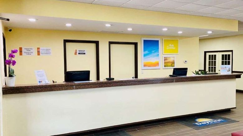 <b>Days Inn Maysville Lobby</b>. Images powered by <a href="https://iceportal.shijigroup.com/" title="IcePortal" target="_blank">IcePortal</a>.