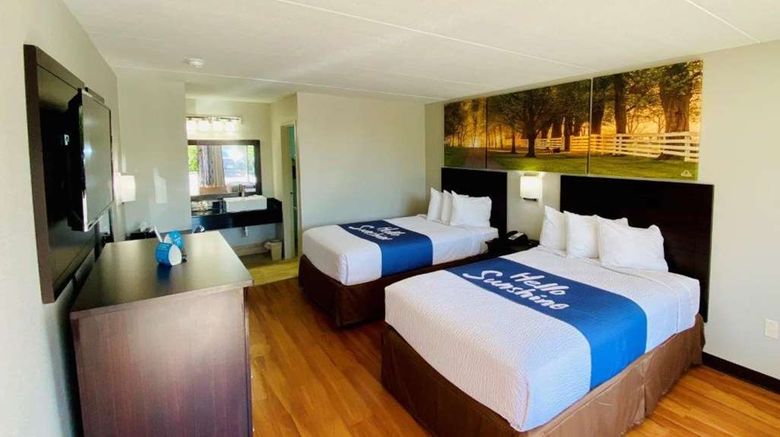 <b>Days Inn Maysville Room</b>. Images powered by <a href="https://iceportal.shijigroup.com/" title="IcePortal" target="_blank">IcePortal</a>.