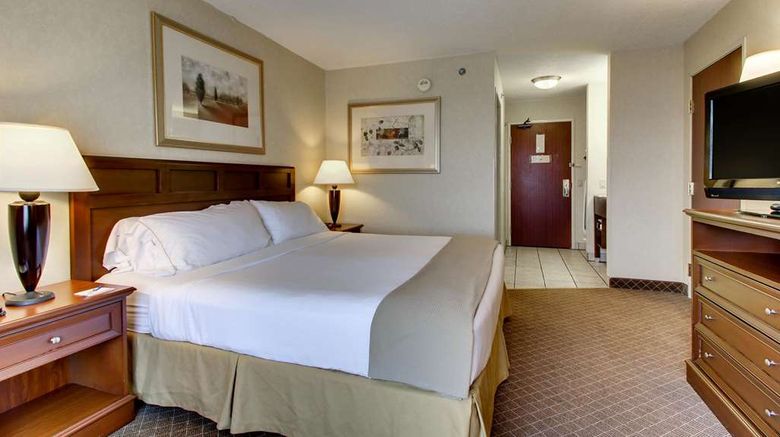 <b>Baymont by Wyndham Kirksville Univ Area Room</b>. Images powered by <a href="https://iceportal.shijigroup.com/" title="IcePortal" target="_blank">IcePortal</a>.